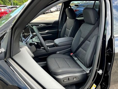 New 2026 Chevrolet Traverse LT FWD image 9