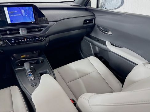 Certified 2025 Lexus UX 300h FWD image 24