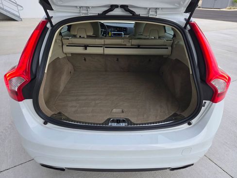 Used 2015 Volvo V60 T5 Premier image 16