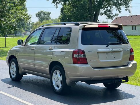 Used 2005 Toyota Highlander Limited image 4