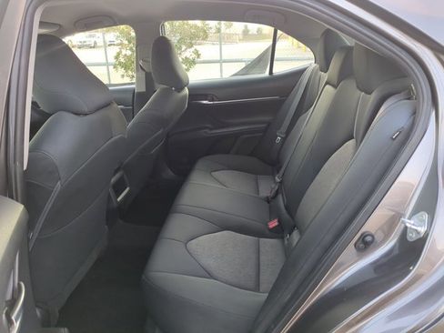 Used 2022 Toyota Camry LE image 19
