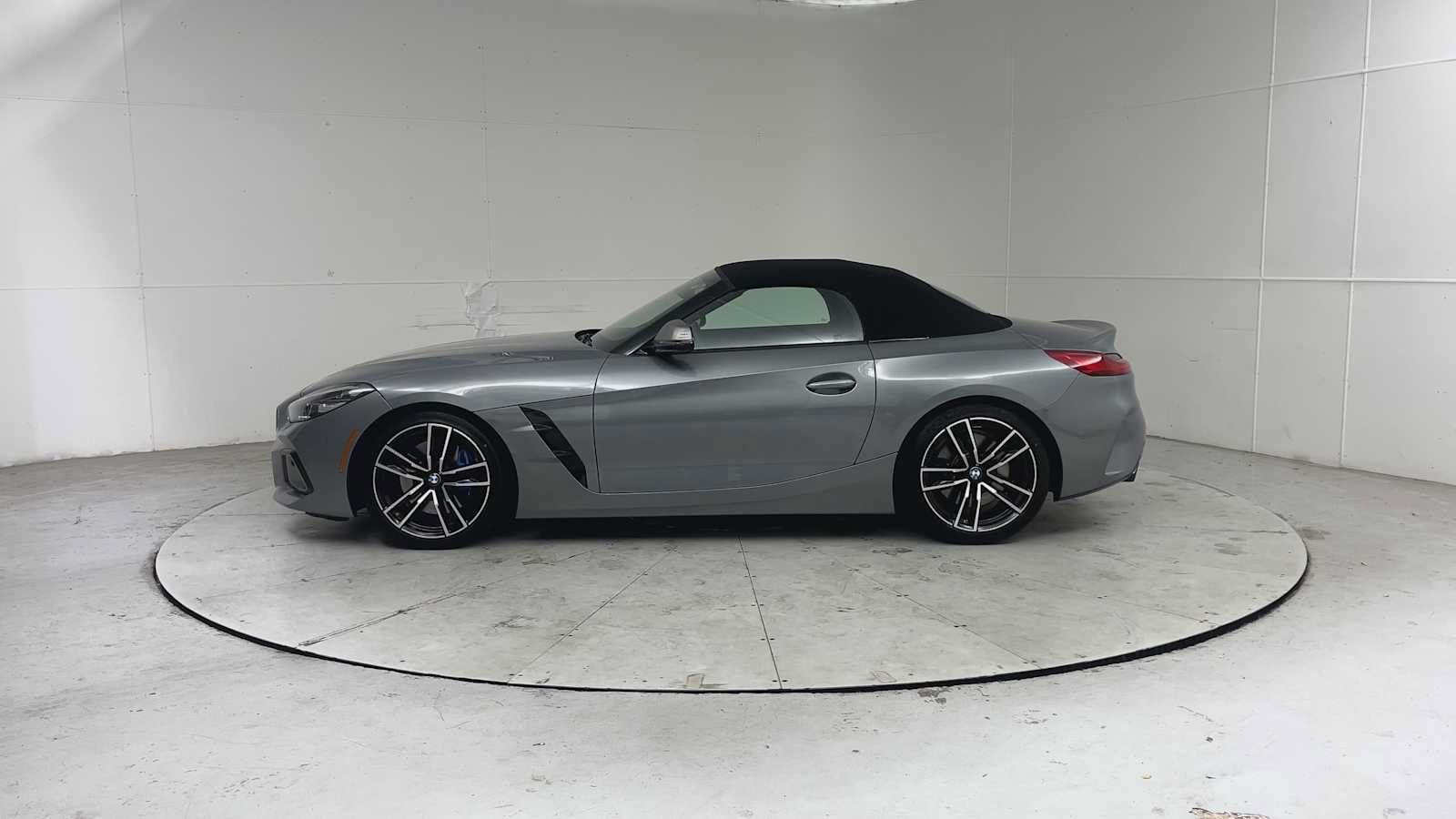 Used 2023 BMW Z4 M40i w/ Premium Package RWD image 5