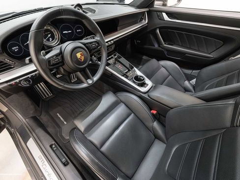 Used 2022 Porsche 911 Turbo image 30