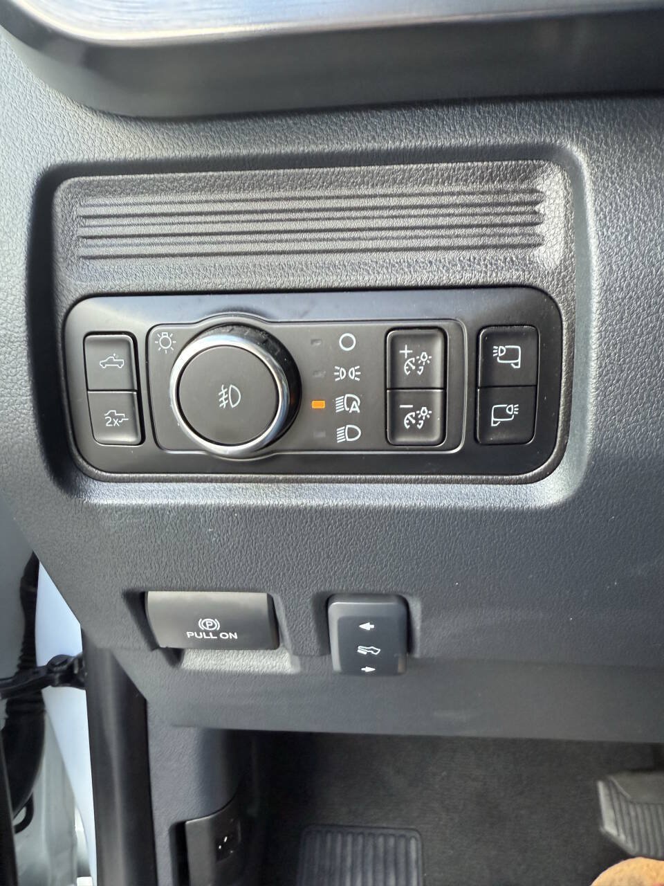 Used 2025 Ford F350 Lariat w/ Camper Package AWD/4WD image 17