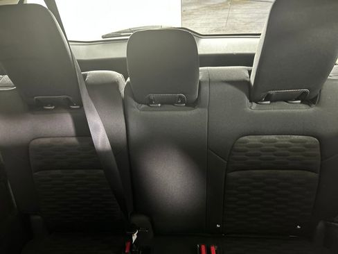 Used 2025 Nissan Pathfinder SV image 19