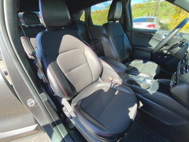 Used 2024 Ford Escape ST-Line w/ Tech Pack #1 AWD/4WD image 27