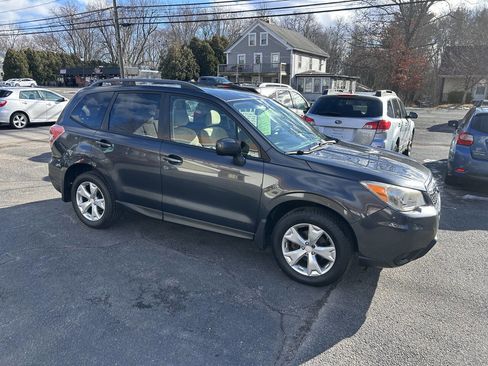 Used 2014 Subaru Forester 2.5i Premium w/ All-Weather Package image 3