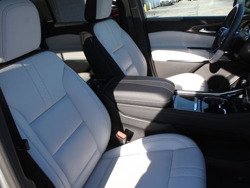 New 2026 Chevrolet Traverse High Country w/ LPO, Floor Liner Package image 16