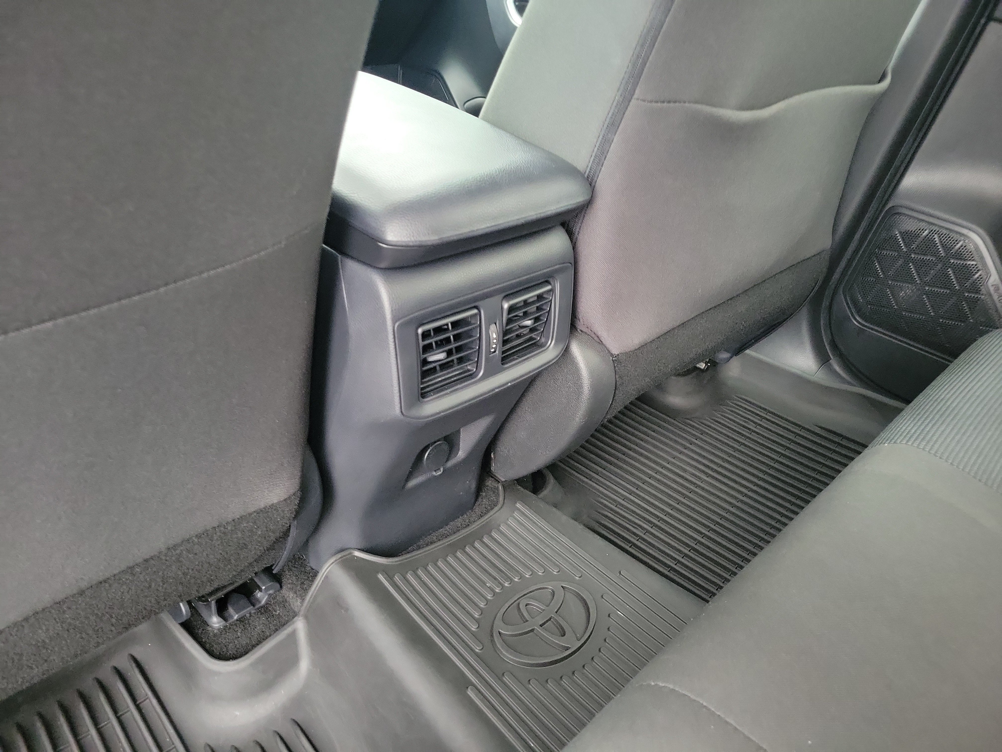 Used 2024 Toyota RAV4 LE FWD image 12