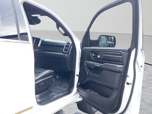 Used 2022 RAM 1500 Limited AWD/4WD image 15
