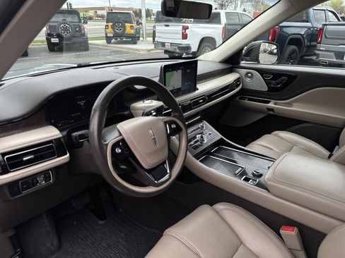 Used 2020 Lincoln Aviator Reserve w/ Equipment Group 202A AWD/4WD image 16