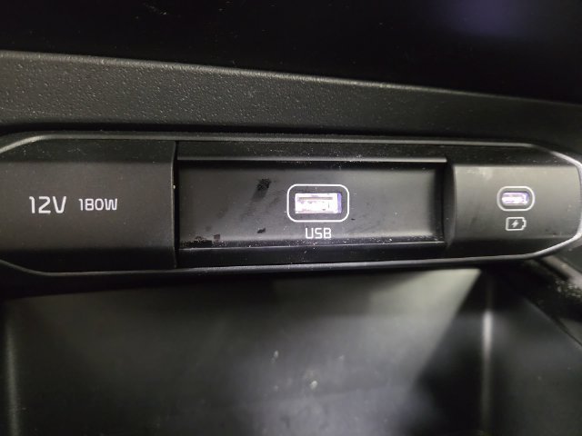 Certified 2025 Kia Niro LX FWD image 23