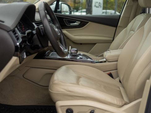 Used 2019 Audi Q7 3.0T Premium image 37