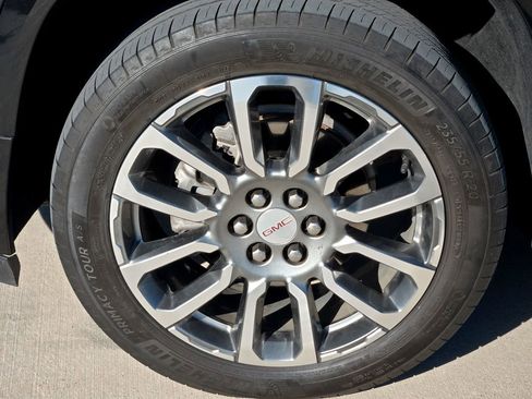 Used 2023 GMC Acadia Denali FWD image 8
