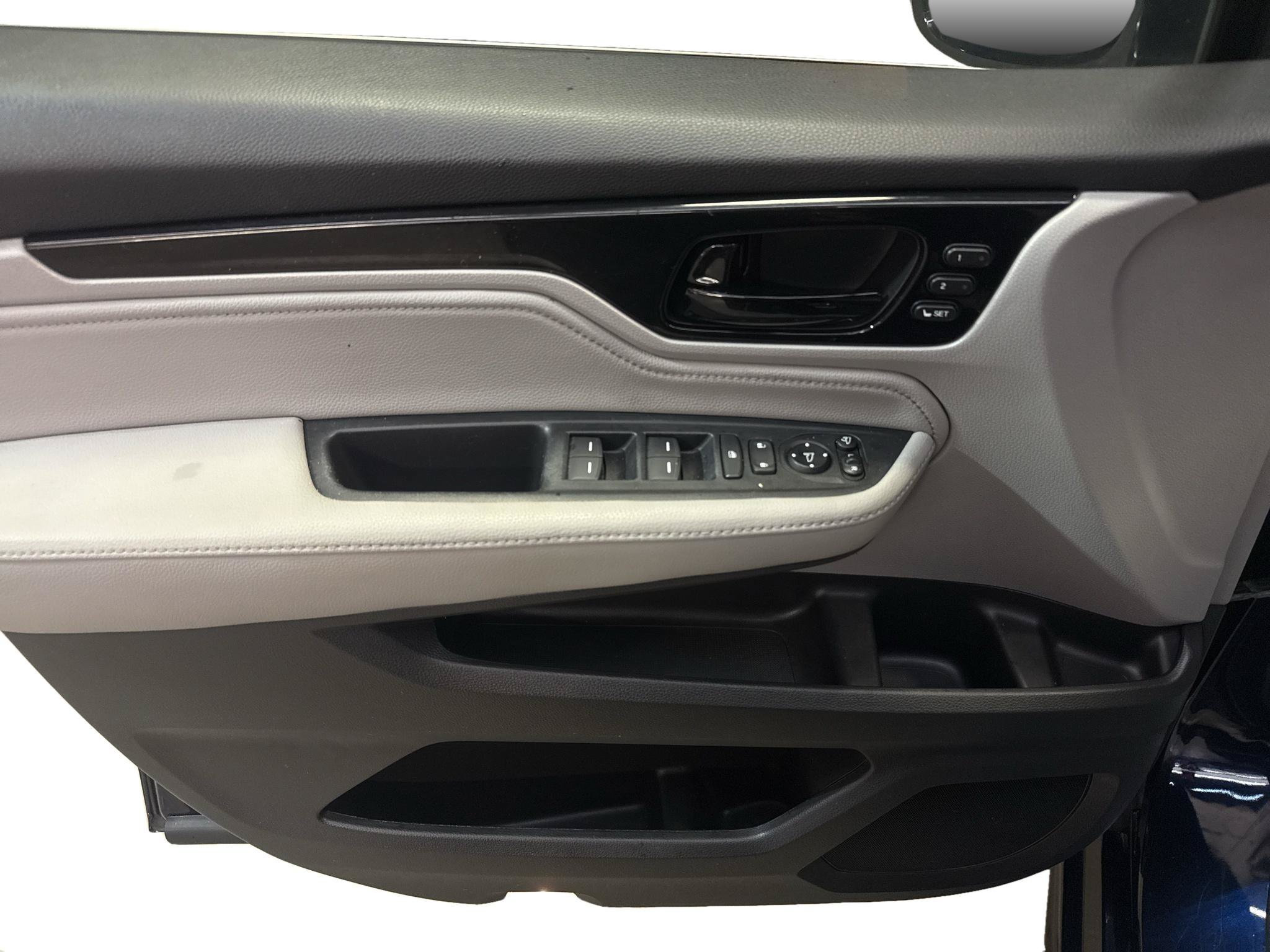 Used 2019 Honda Odyssey Elite image 9
