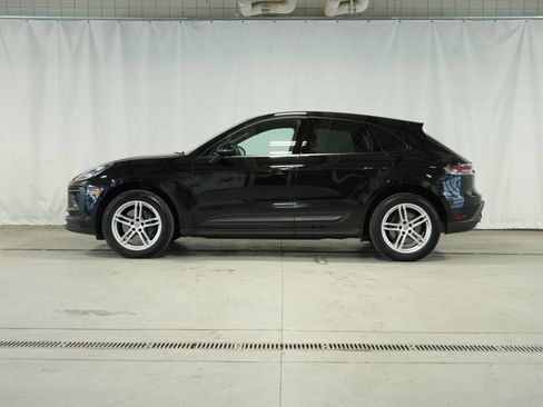 Used 2024 Porsche Macan image 2