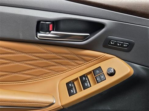 Used 2019 Toyota Avalon Limited w/ Advanced Safety Package image 28