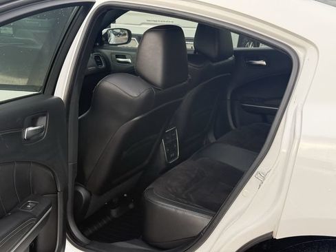 Used 2019 Dodge Charger Scat Pack w/ Technology Group RWD image 29