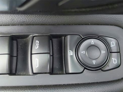 Used 2024 GMC Terrain SLT image 16