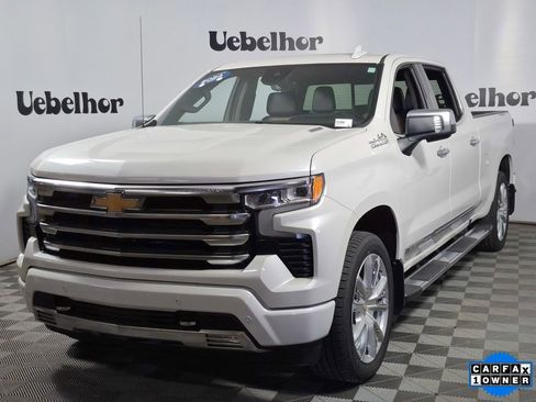 Certified 2024 Chevrolet Silverado 1500 High Country w/ High Country Premium Package AWD/4WD image 3