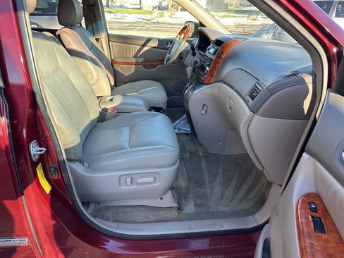 Used 2006 Toyota Sienna XLE Limited image 13