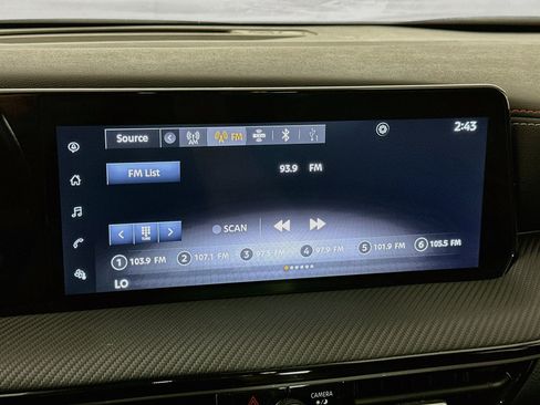 Used 2025 Nissan Kicks SR FWD image 19