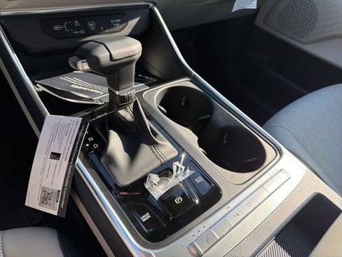 New 2026 Kia Carnival EX FWD image 21