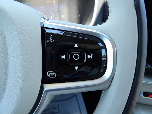 Certified 2025 Volvo XC60 T8 Ultra w/ Protection Package Premier AWD/4WD image 21