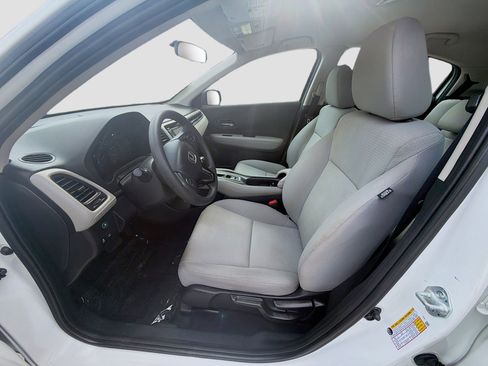 Used 2021 Honda HR-V LX image 19