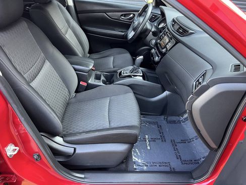 Used 2017 Nissan Rogue SV FWD image 19