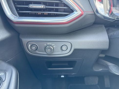 Used 2023 Chevrolet TrailBlazer RS w/ Sun and Liftgate Package image 18