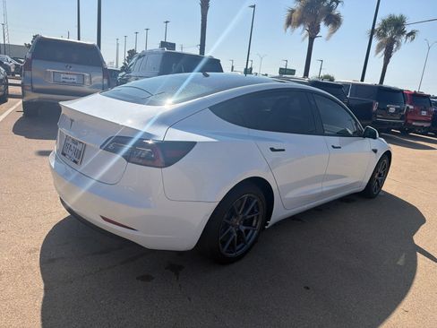 Used 2022 Tesla Model 3 RWD image 5