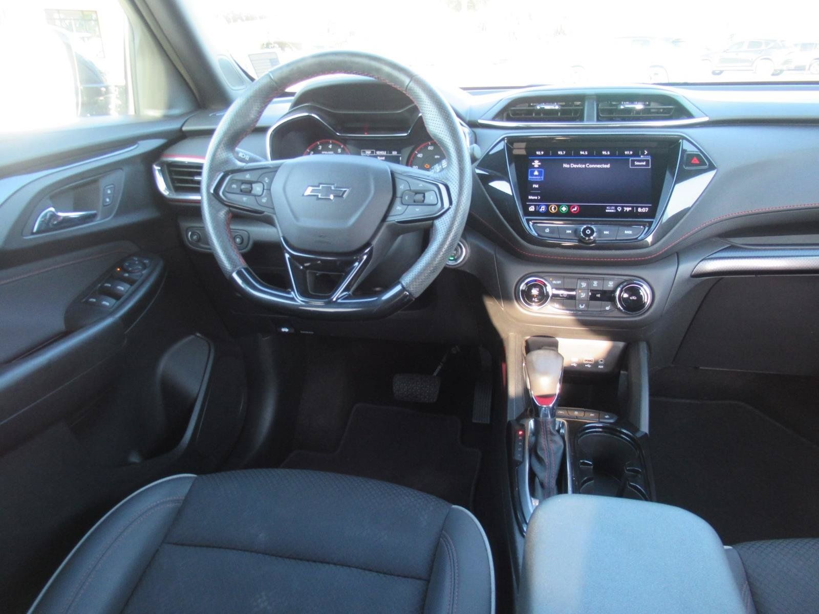 Used 2023 Chevrolet TrailBlazer RS w/ Convenience Package FWD image 13