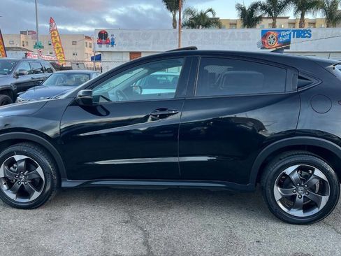 Used 2018 Honda HR-V EX image 8
