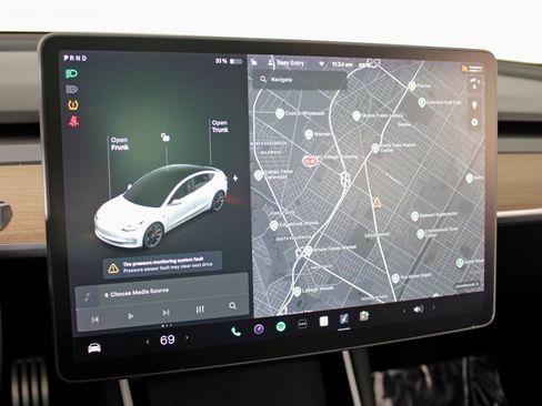 Used 2020 Tesla Model 3 Performance image 22