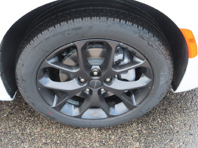 New 2027 Chrysler Pacifica Select AWD/4WD image 12