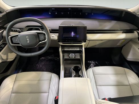New 2026 Lincoln Nautilus Premier AWD/4WD image 23
