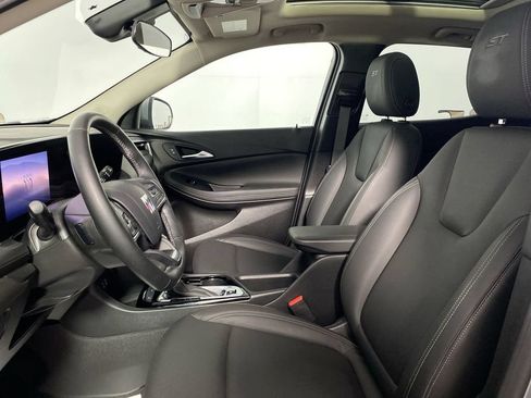 Used 2024 Buick Encore GX Sport Touring w/ Experience Buick Package FWD image 11