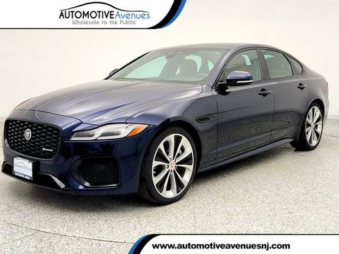 Used 2022 Jaguar XF R-Dynamic SE image 1