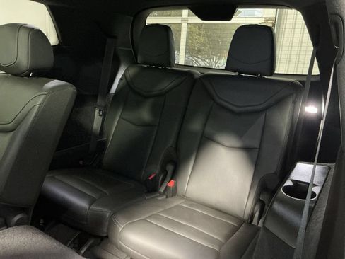 Used 2025 Cadillac XT6 Luxury AWD/4WD image 26