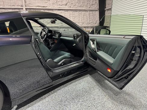 Used 2024 Nissan GT-R w/ Floor Mat Package AWD/4WD image 23
