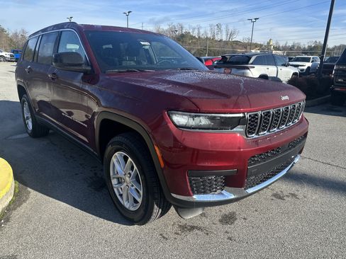 New 2025 Jeep Grand Cherokee L Laredo w/ Luxury Tech Group I image 4