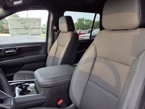 New 2025 Chevrolet Tahoe LS image 6