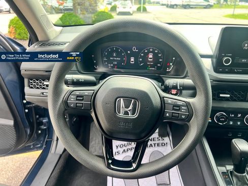 Used 2023 Honda Accord EX image 12