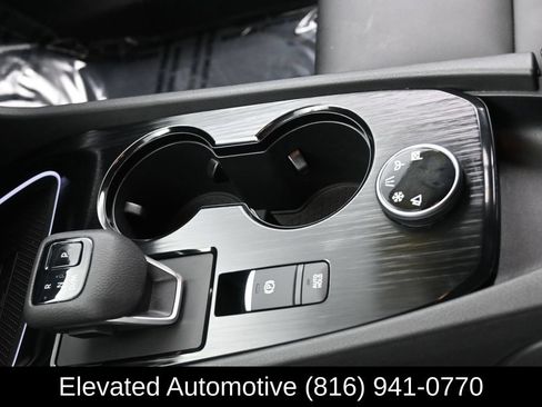 Used 2025 Nissan Rogue SL AWD/4WD image 22