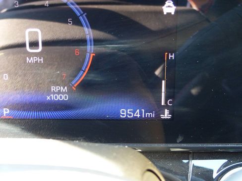 Used 2025 Chevrolet Trax RS w/ Driver Confidence Package FWD image 29