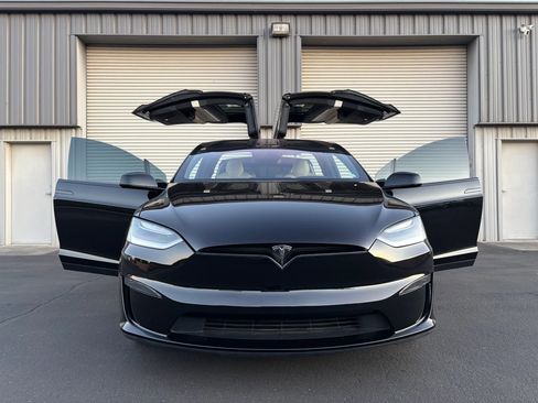 Used 2023 Tesla Model X AWD/4WD image 6