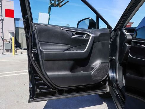 Used 2021 Toyota RAV4 XLE FWD image 21