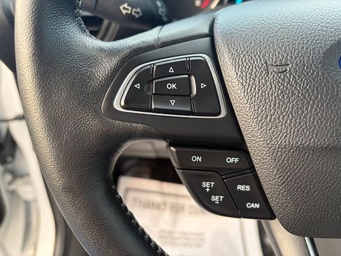 Used 2019 Ford Escape SEL image 16