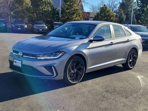New 2025 Volkswagen Jetta SE FWD image 1